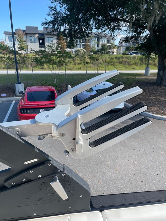 2018 Malibu Boats 24 MXZ - Image 10