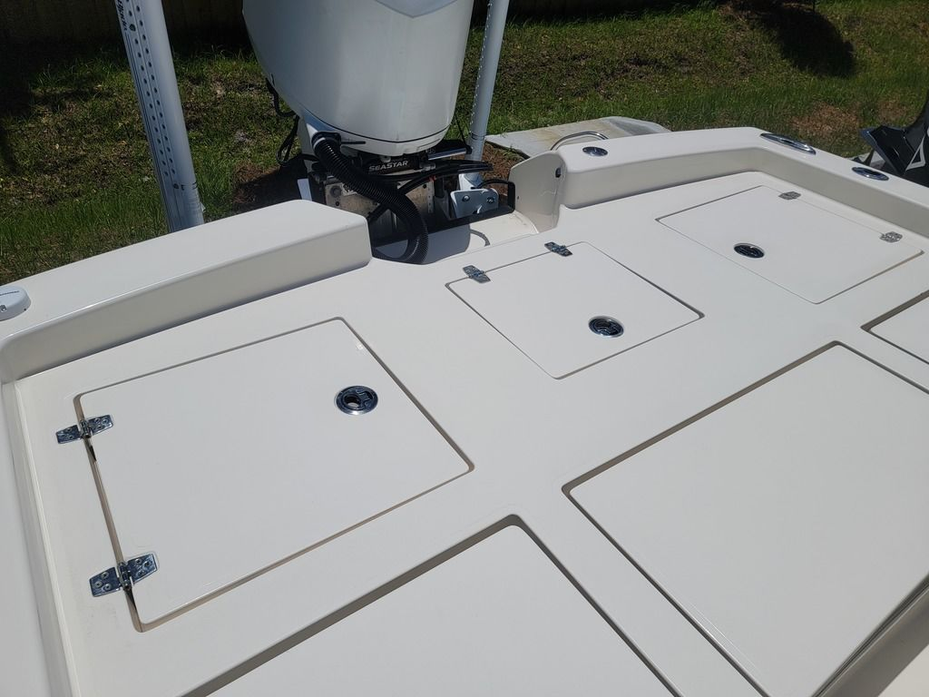 2018 Pathfinder Boats 2600 TRS - Image 10