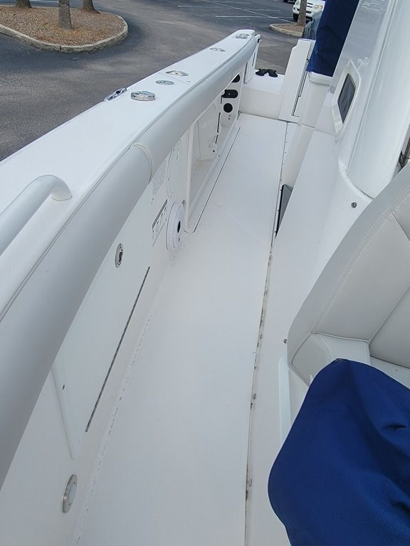2020 Everglades 255CC - Image 6