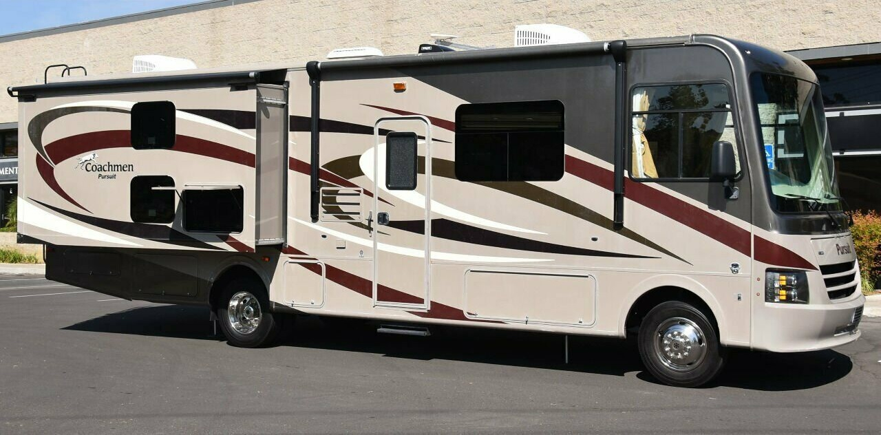 2015 Coachmen Pursuit 33BH - Image 4