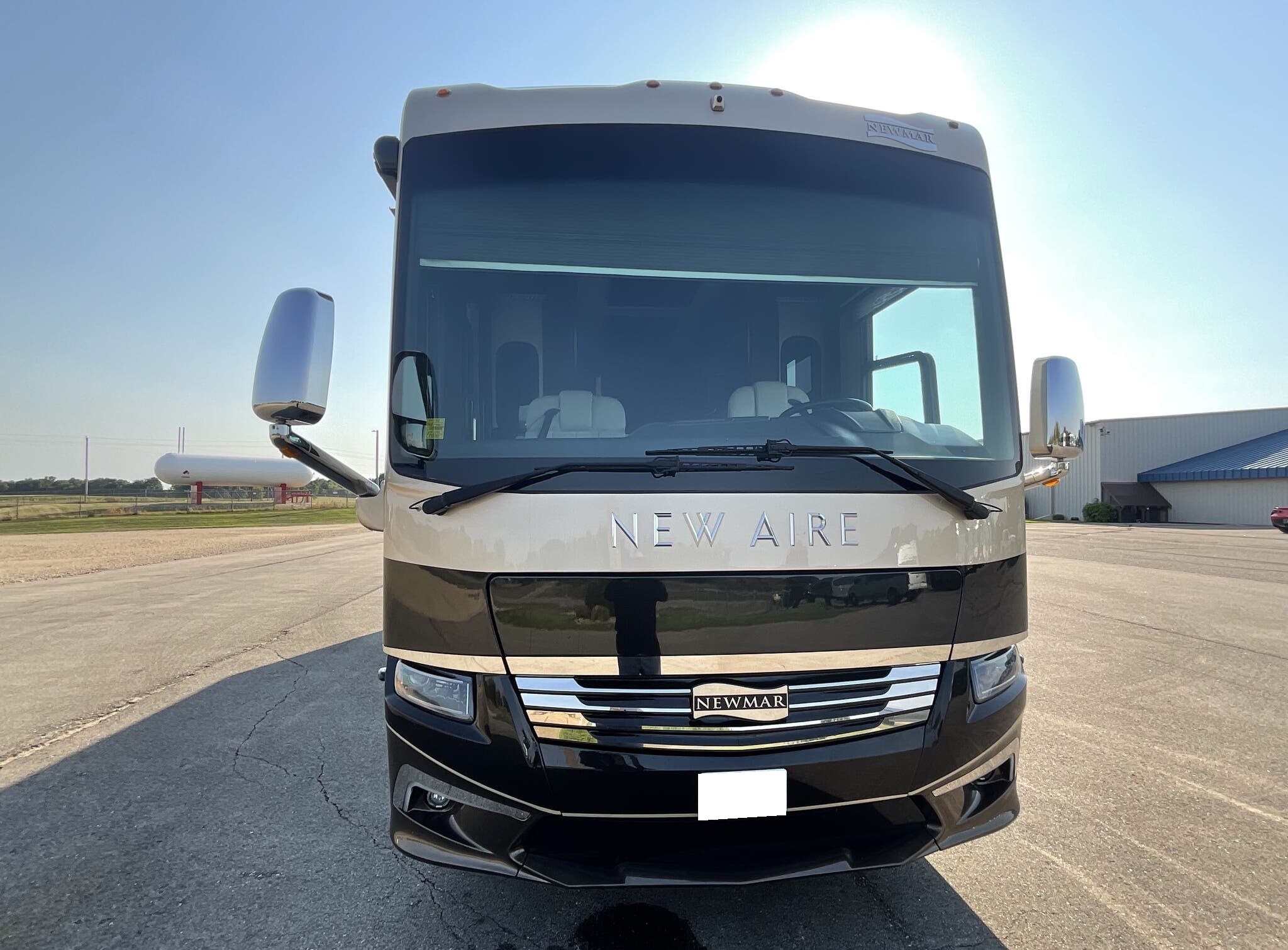 2018 Newmar New Aire 3341 - Image 2