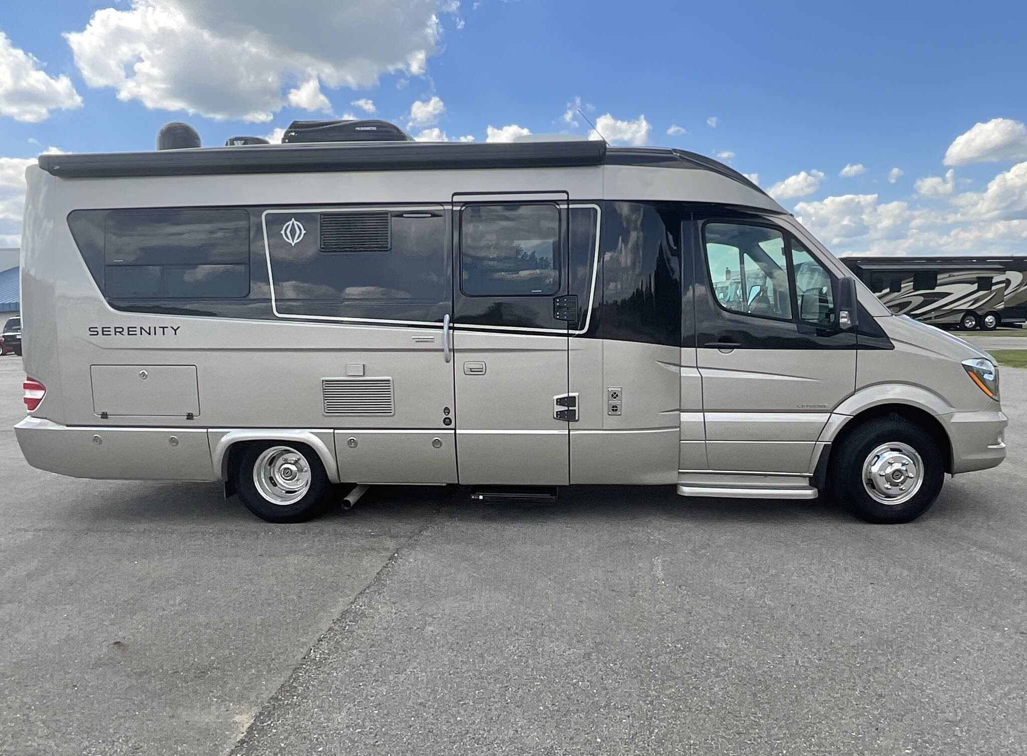 2019 Leisure Travel Serenity S24CB - Image 5