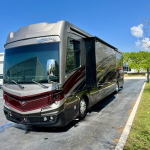 2020 Fleetwood Discovery LXE 40G
