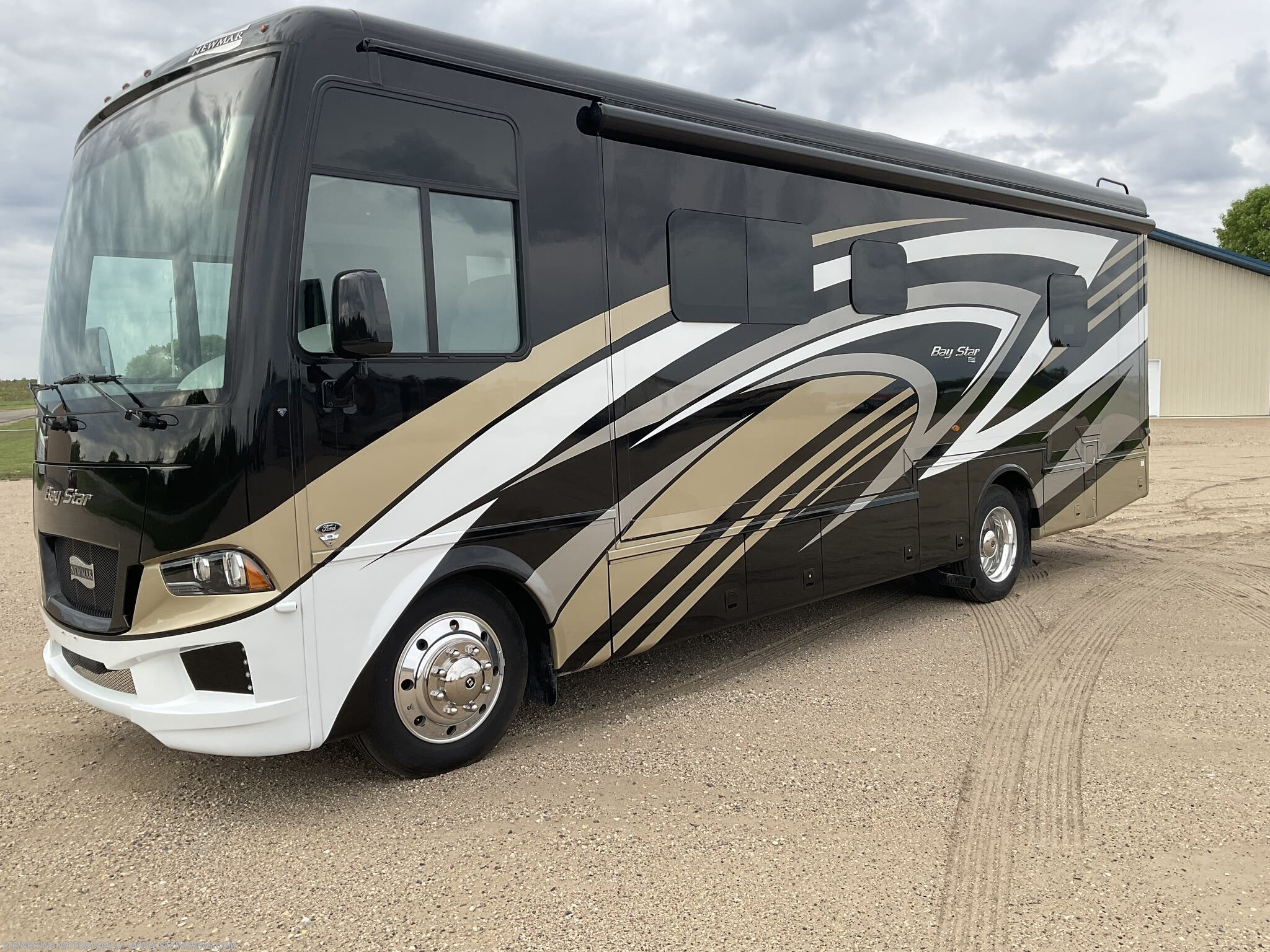 2022 Newmar Bay Star 3014 - Image 13