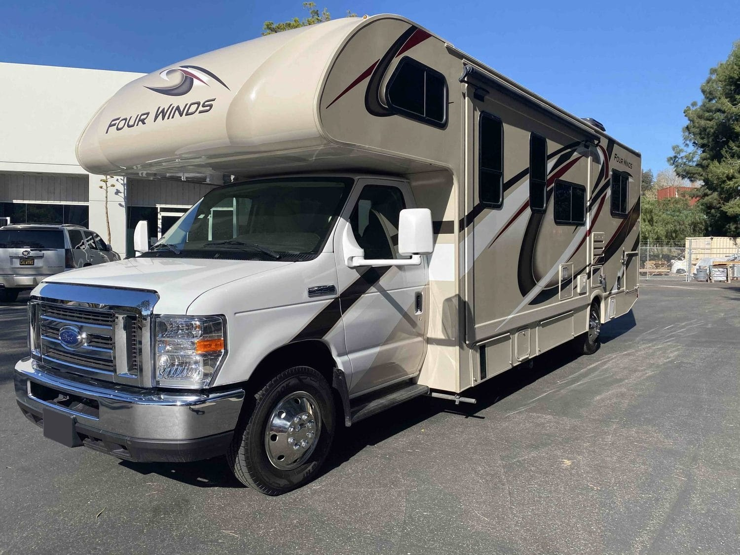 2019 Four Winds 28Z - Image 2