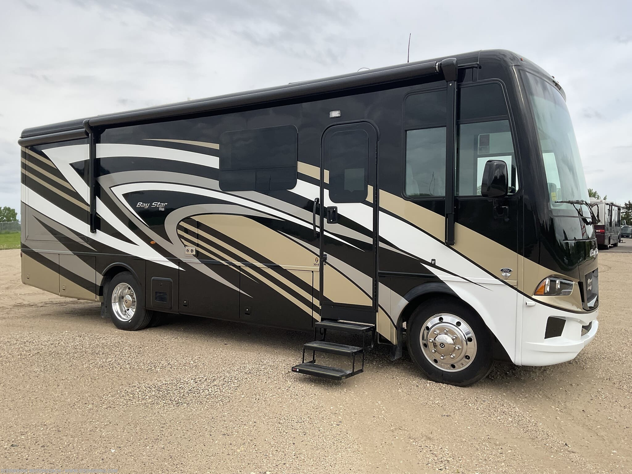 2022 Newmar Bay Star 3014 - Image 3