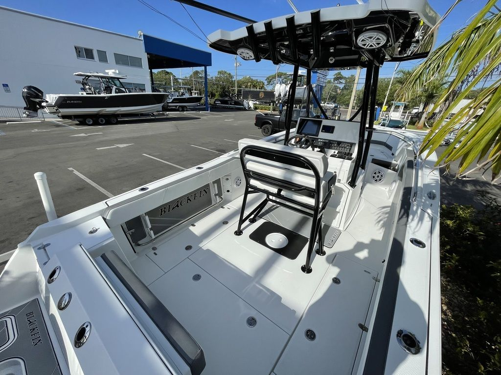 2018 Blackfin 242CC - Image 12