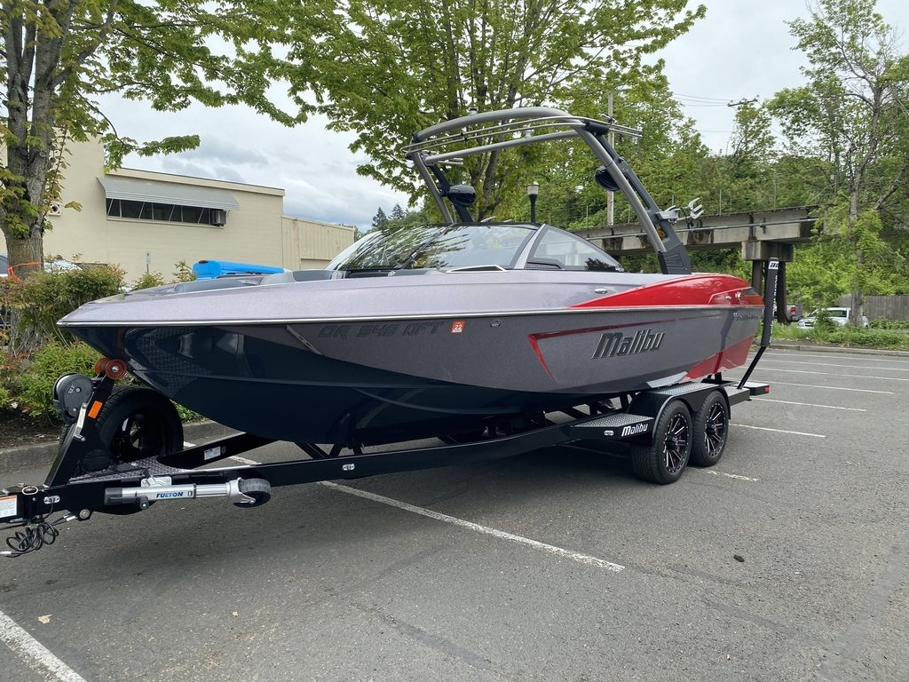 2017 Malibu Boats 23 LSV