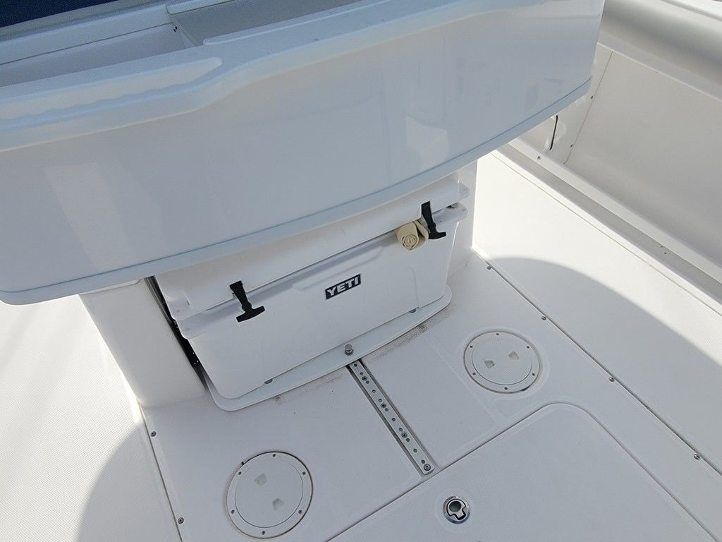 2020 Everglades 255CC - Image 9