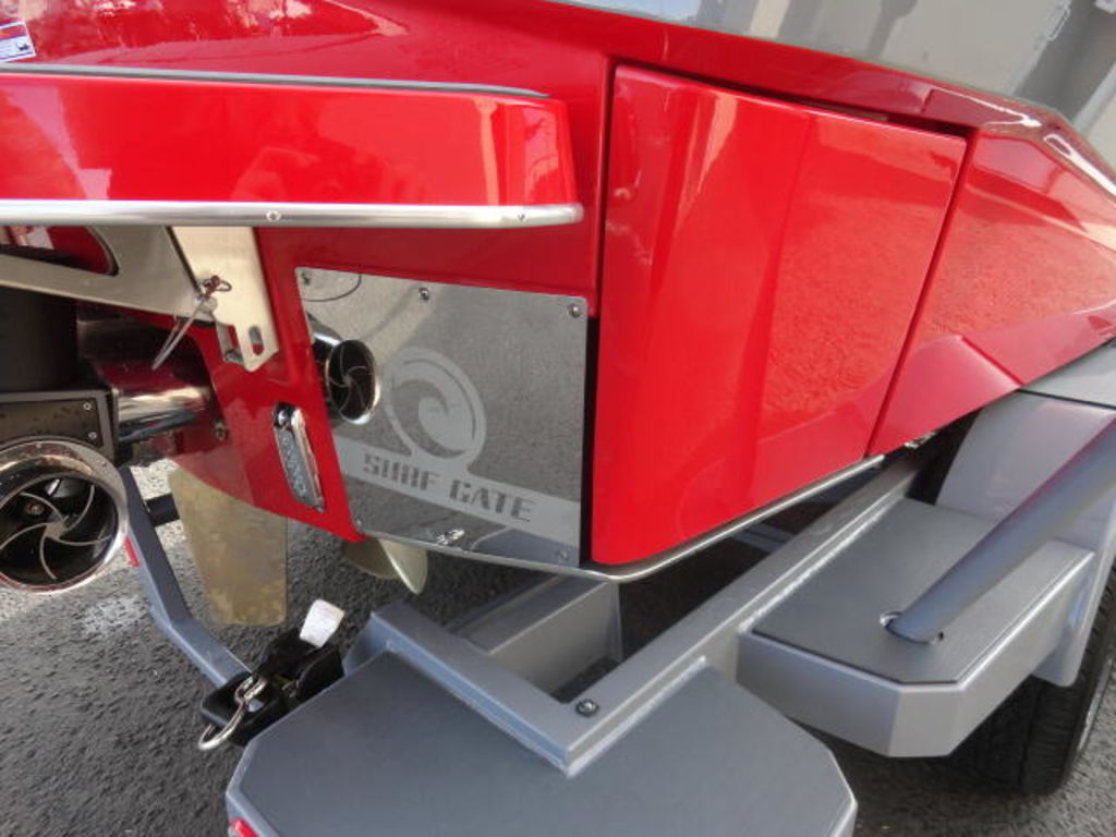 2021 Malibu Boats M240 - Image 13