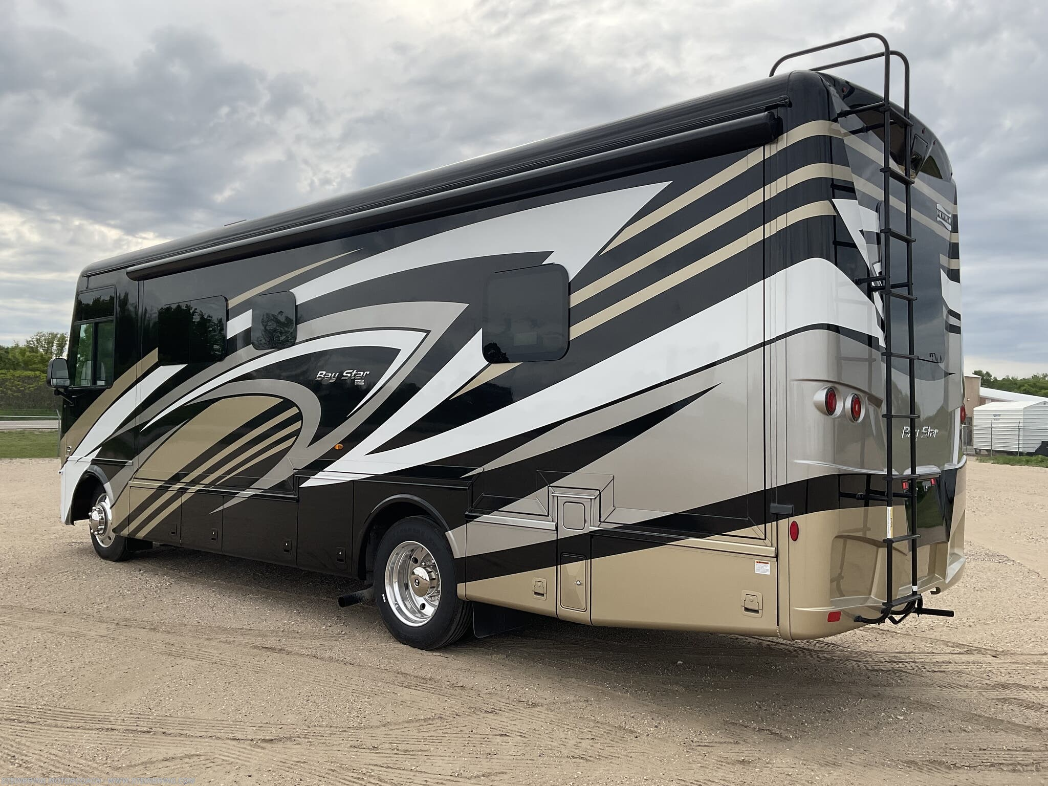 2022 Newmar Bay Star 3014 - Image 15