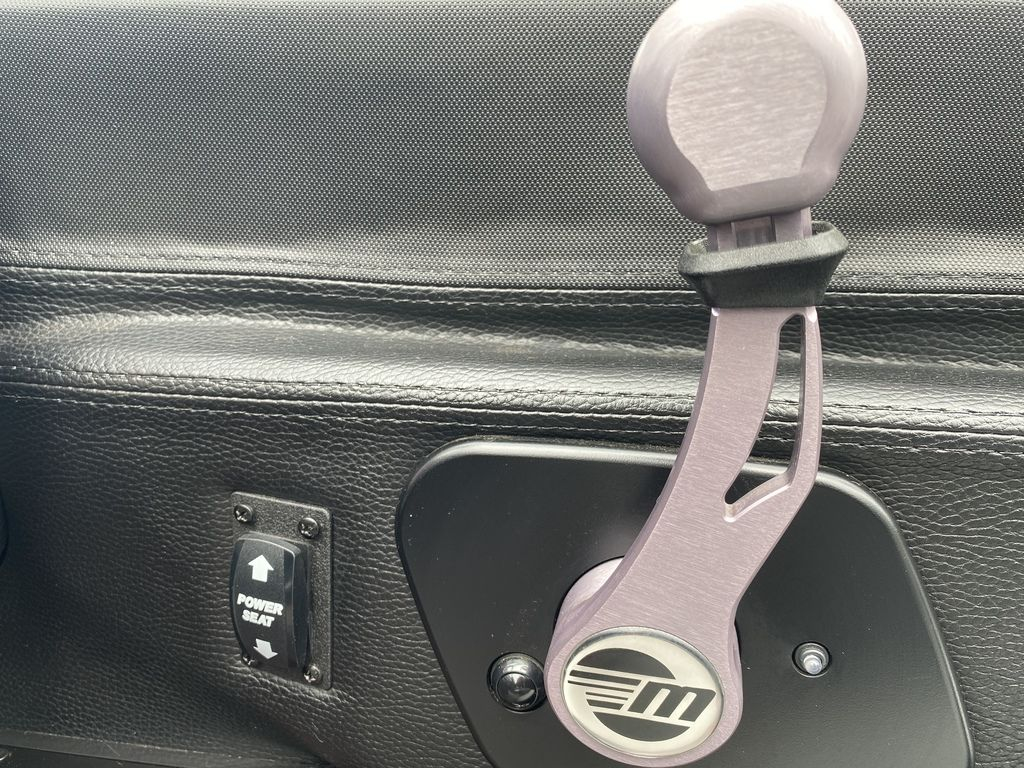 2017 Malibu Boats 23 LSV - Image 7