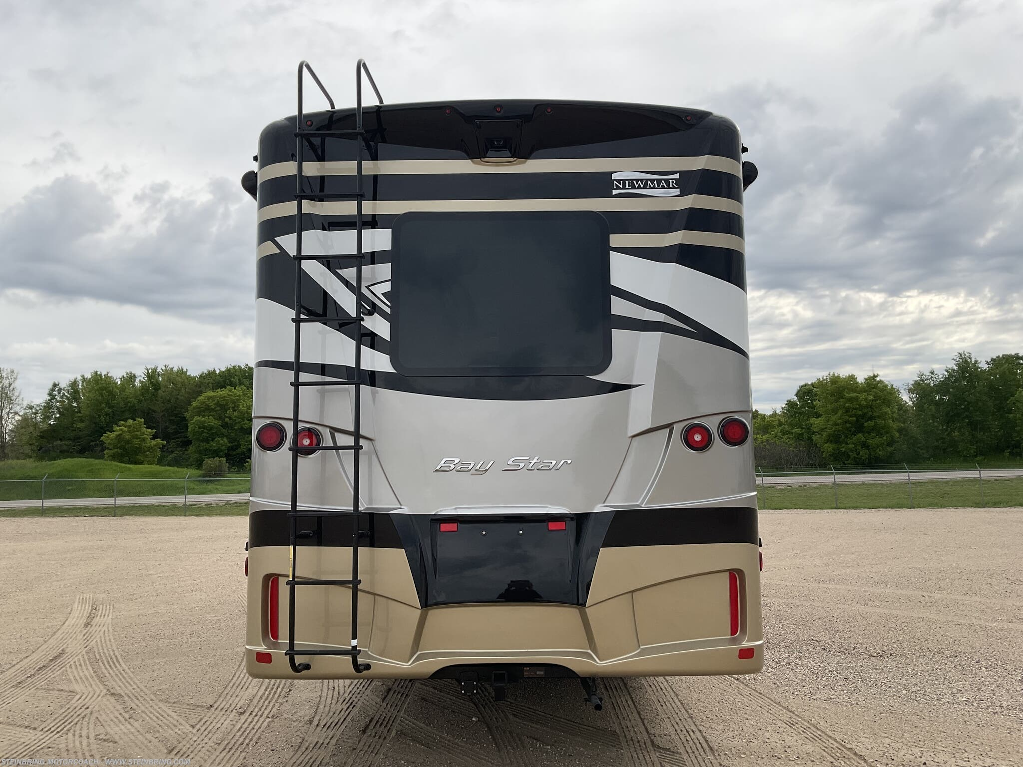 2022 Newmar Bay Star 3014 - Image 17