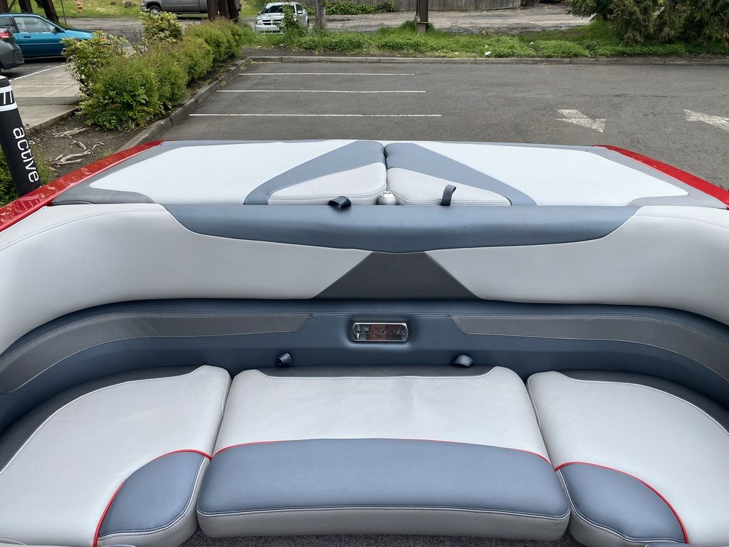 2017 Malibu Boats 23 LSV - Image 9