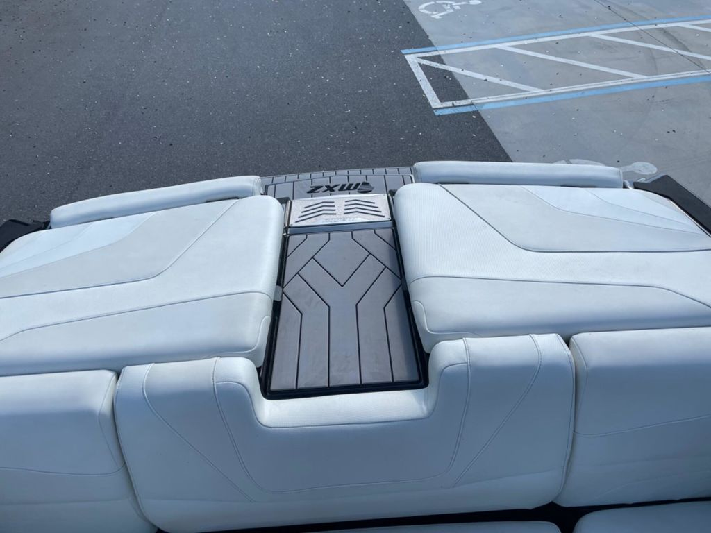 2018 Malibu Boats 24 MXZ - Image 16