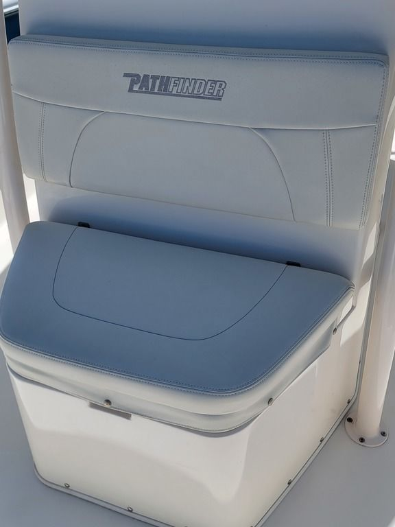 2018 Pathfinder Boats 2600 TRS - Image 16
