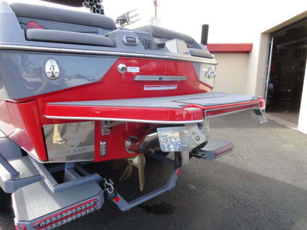 2021 Malibu Boats M240 - Image 16