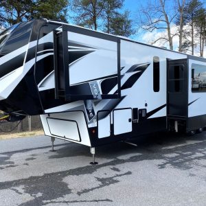 2022 Dutchmen Voltage 4145