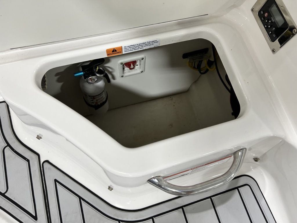 2019 Chaparral 191 Suncoast - Image 18