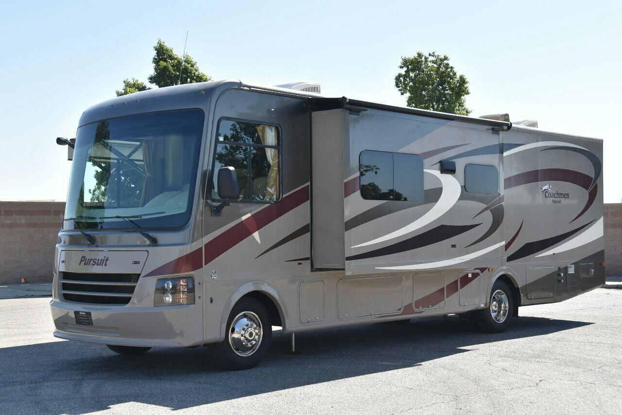 2015 Coachmen Pursuit 33BH - Image 20