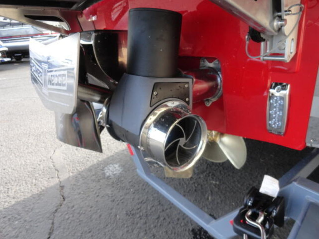 2021 Malibu Boats M240 - Image 18