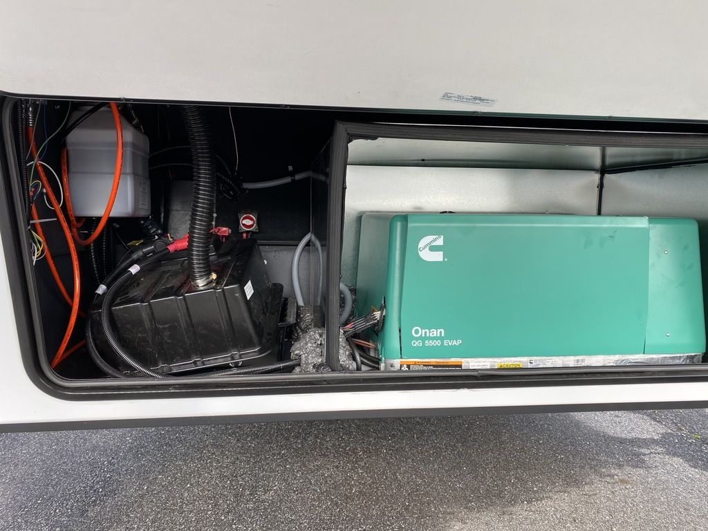 2022 Dutchmen Voltage 4145 - Image 19