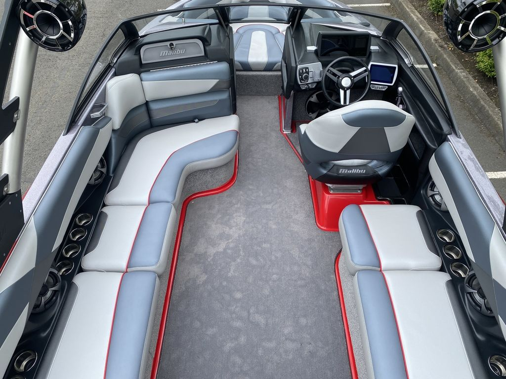 2017 Malibu Boats 23 LSV - Image 12