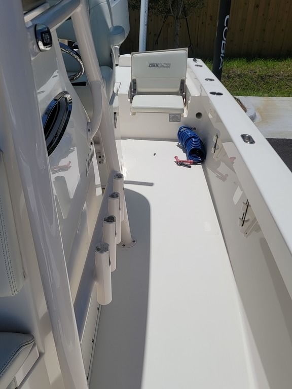 2018 Pathfinder Boats 2600 TRS - Image 19