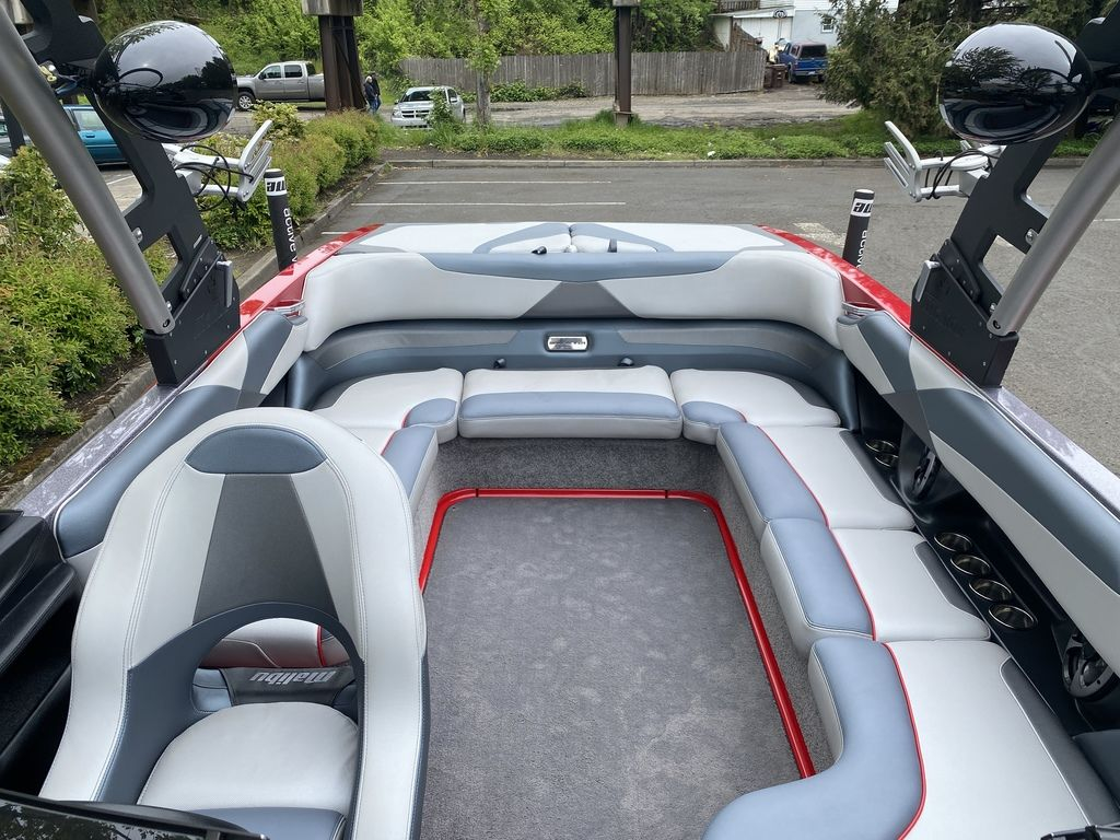 2017 Malibu Boats 23 LSV - Image 13