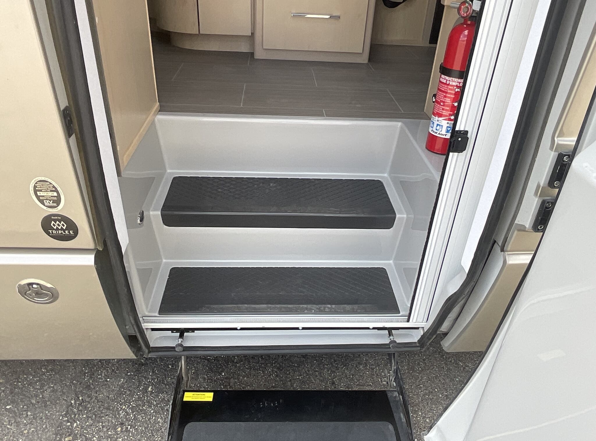 2019 Leisure Travel Serenity S24CB - Image 21