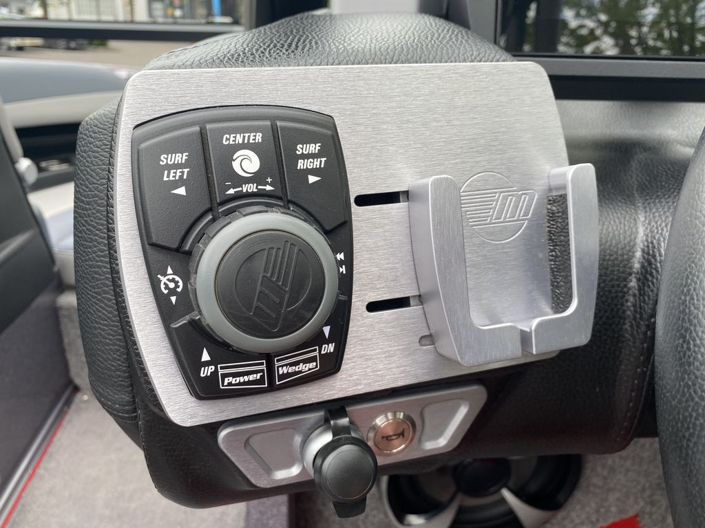 2017 Malibu Boats 23 LSV - Image 15