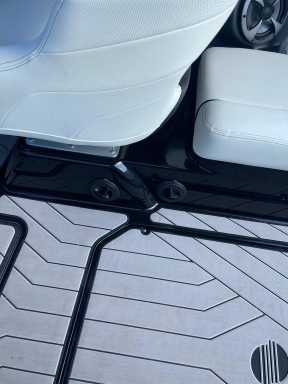 2018 Malibu Boats 24 MXZ - Image 22