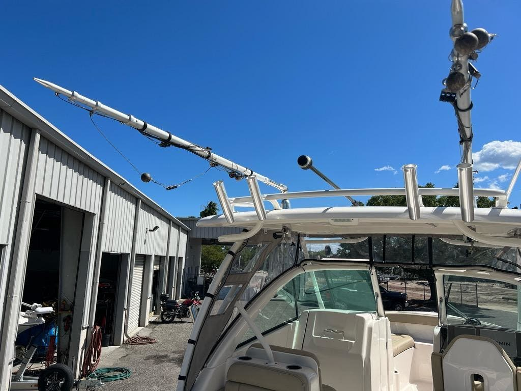 2018 Pursuit DC 265 - Image 16