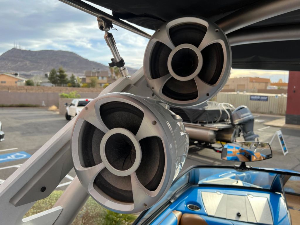 2019 Malibu Boats 23 LSV - Image 6