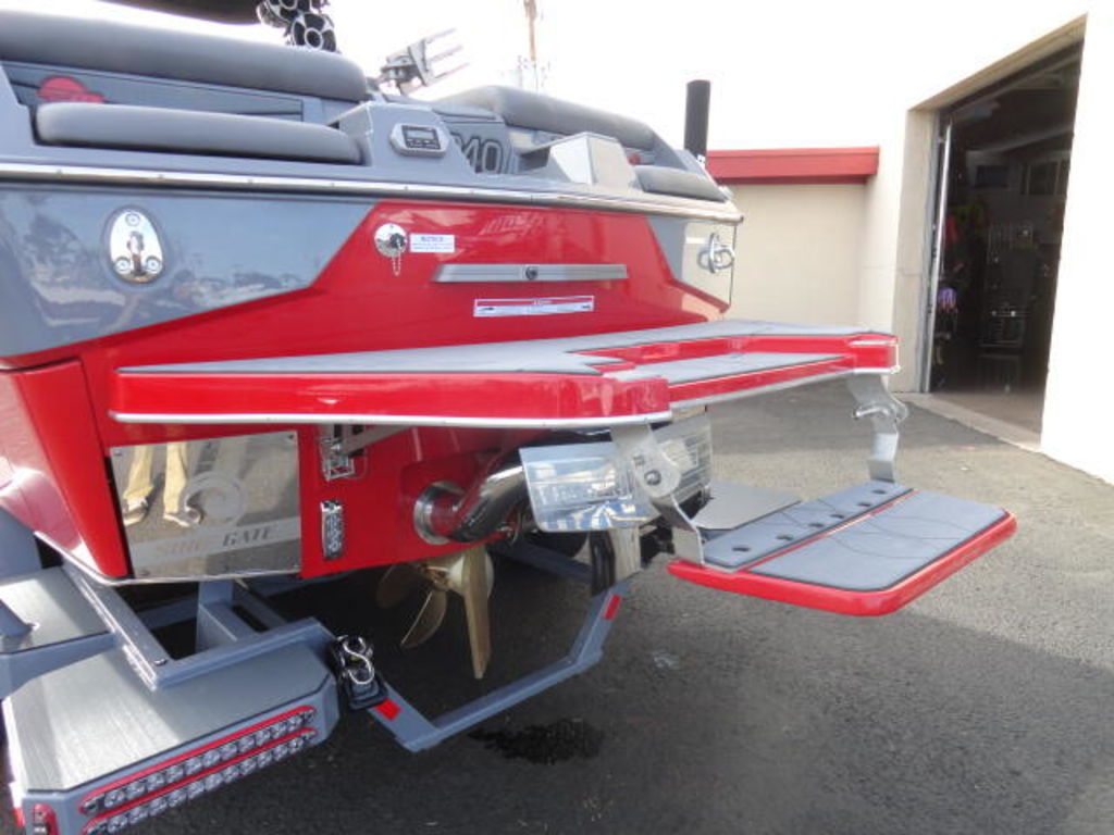 2021 Malibu Boats M240 - Image 22