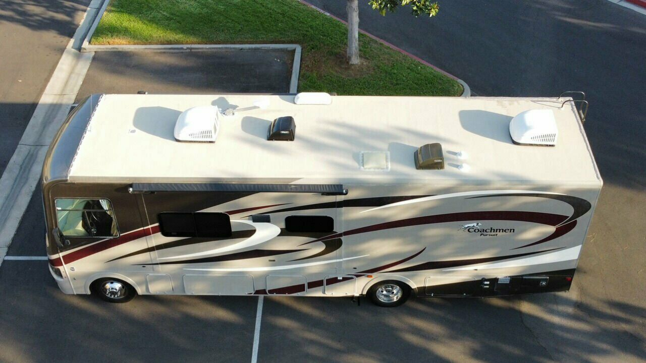 2015 Coachmen Pursuit 33BH - Image 25