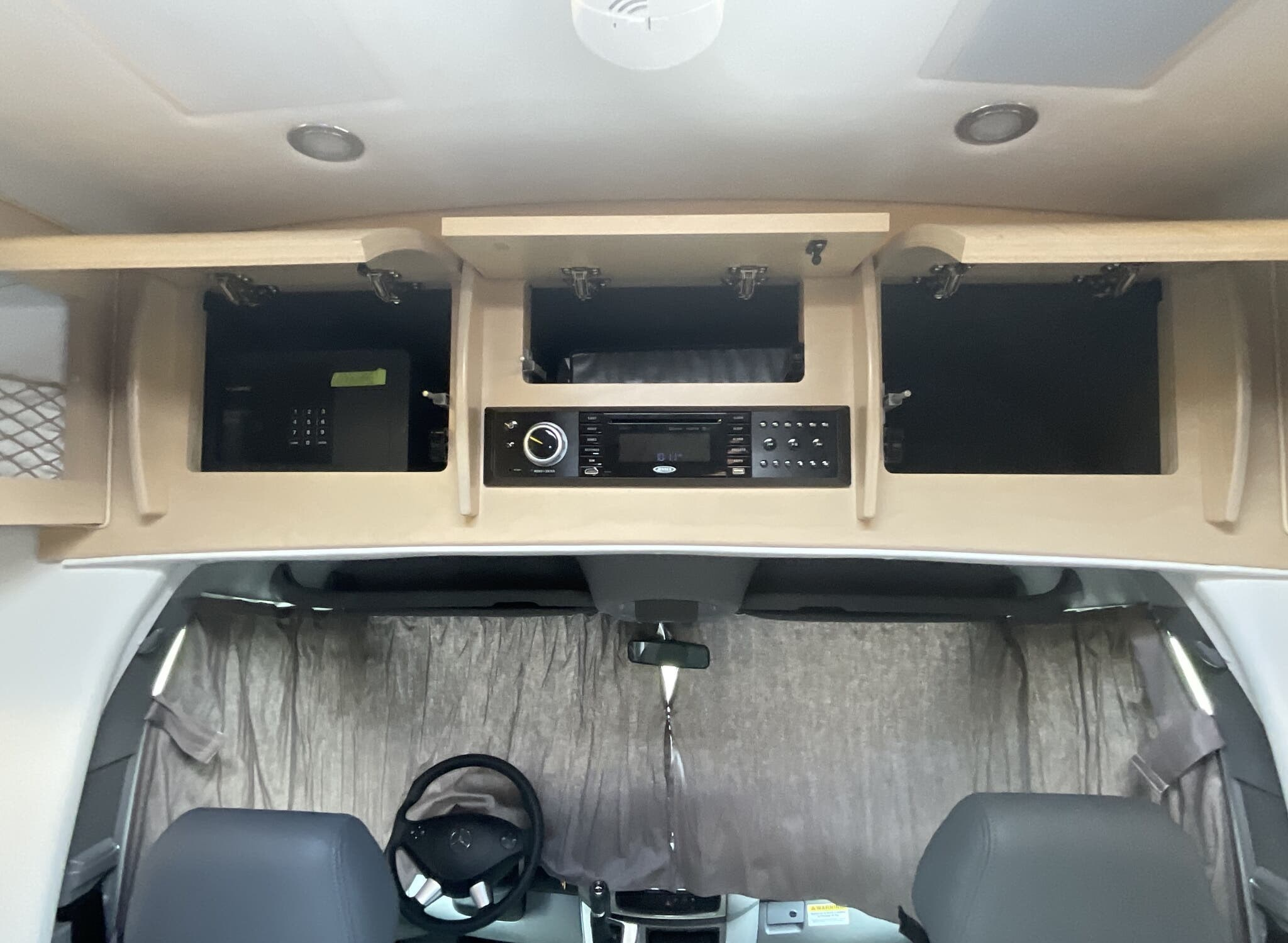 2019 Leisure Travel Serenity S24CB - Image 24
