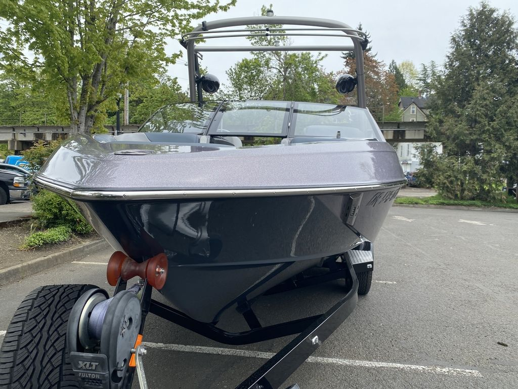 2017 Malibu Boats 23 LSV - Image 17