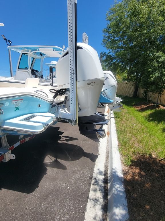 2018 Pathfinder Boats 2600 TRS - Image 6