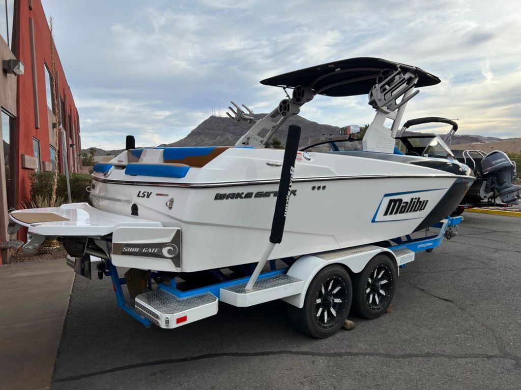 2019 Malibu Boats 23 LSV - Image 4