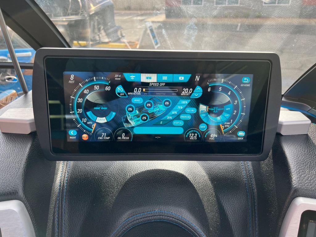 2019 Malibu Boats 23 LSV - Image 5