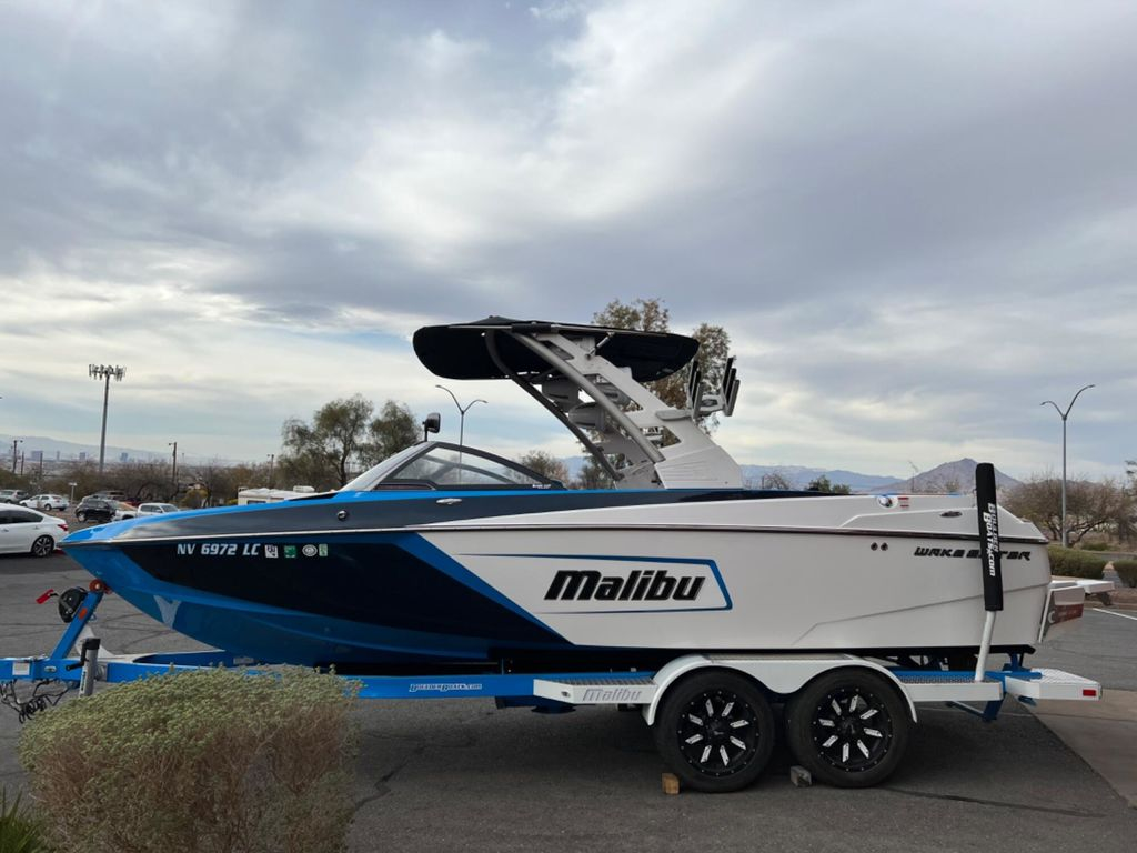 2019 Malibu Boats 23 LSV - Image 7