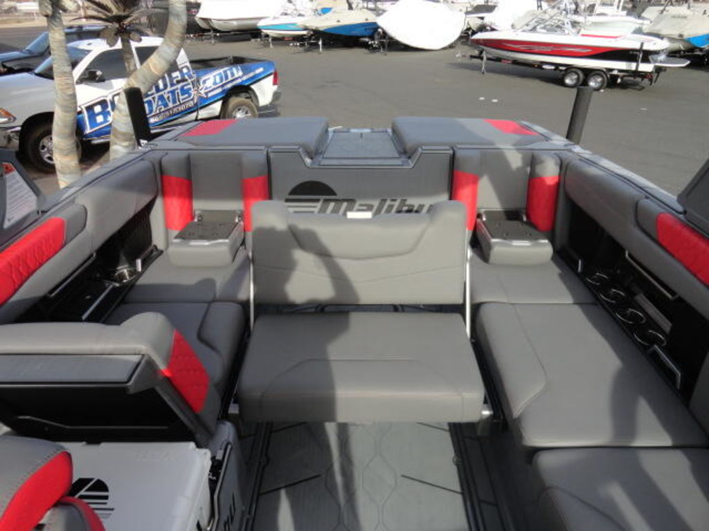 2021 Malibu Boats M240 - Image 26
