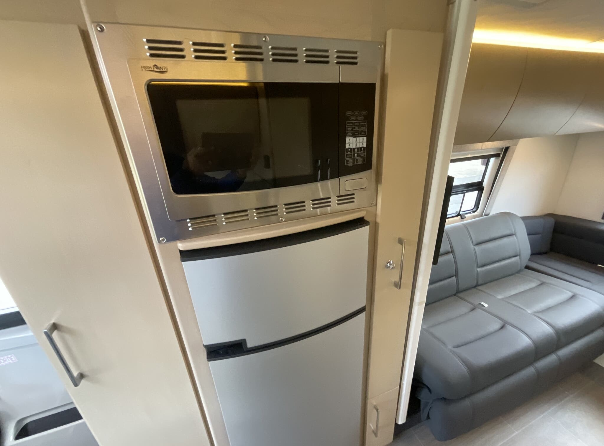 2019 Leisure Travel Serenity S24CB - Image 27