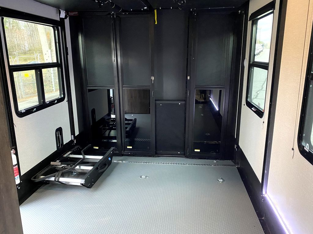 2022 Dutchmen Voltage 4145 - Image 27