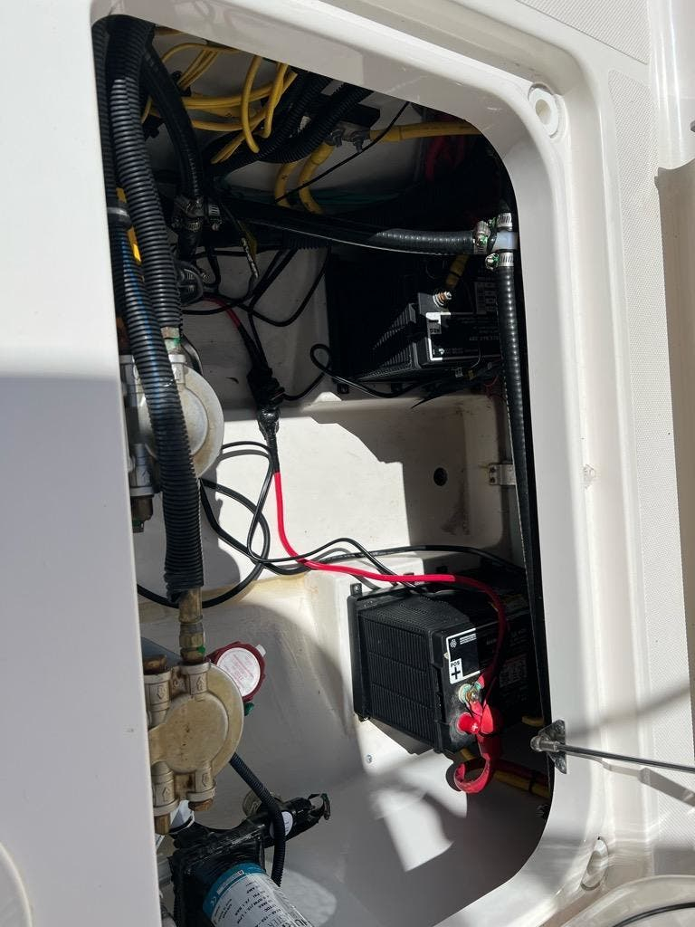 2018 Pursuit DC 265 - Image 21