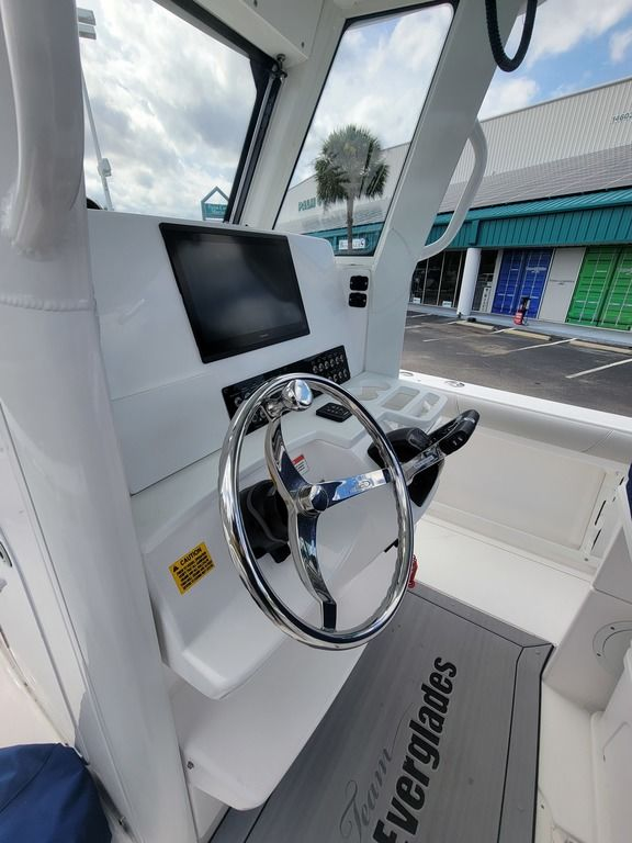 2020 Everglades 255CC - Image 23