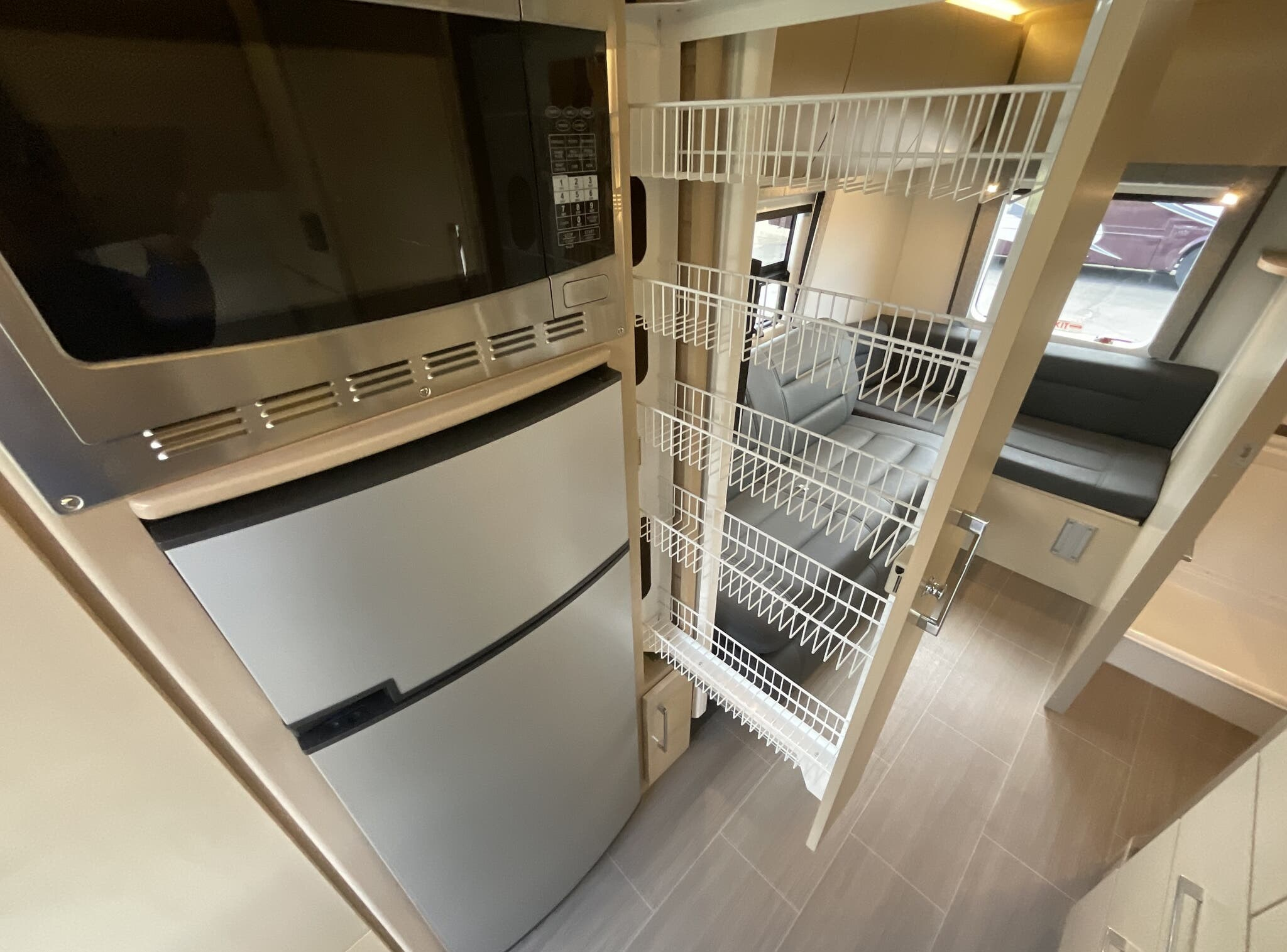 2019 Leisure Travel Serenity S24CB - Image 28