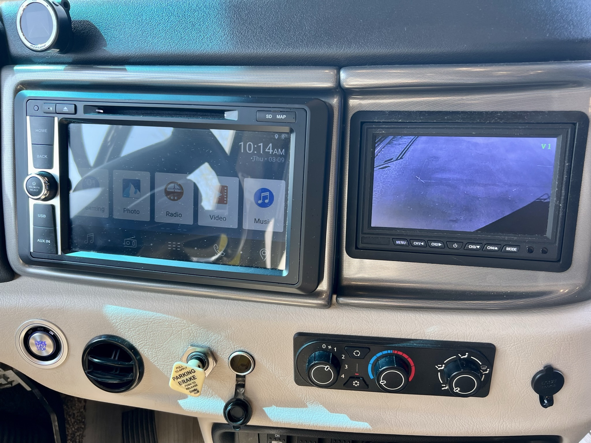 2020 Fleetwood Discovery LXE 40G - Image 34