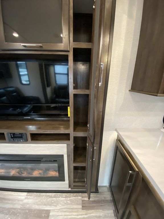 2022 Dutchmen Voltage 4145 - Image 28